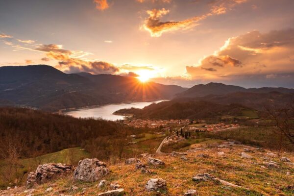 Esplorando il Lago del Salto: Borgo San Pietro